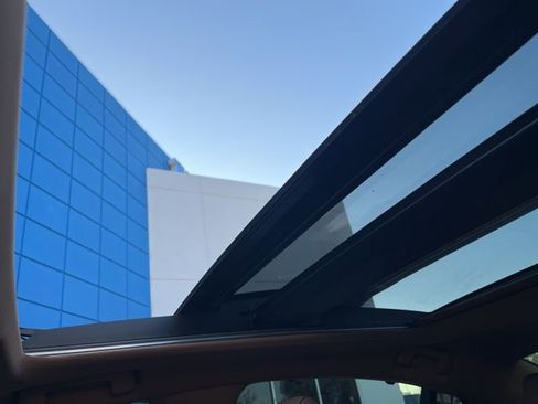 Used 2025 Lexus ES 350 Ultra Luxury w/ Accessory Package (Z2) image 19