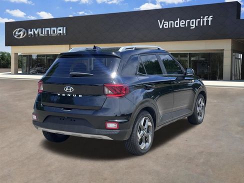 Used 2022 Hyundai Venue SEL FWD image 14