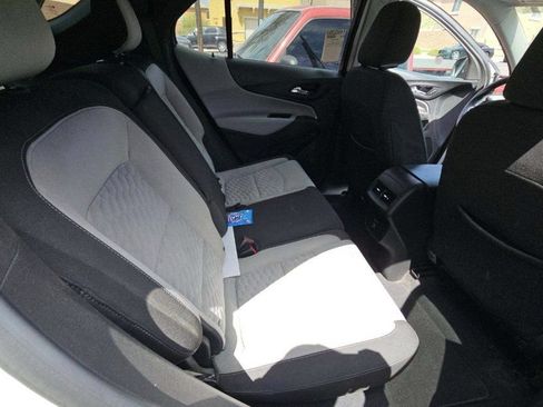 Used 2021 Chevrolet Equinox LS w/ LS Convenience Package AWD/4WD image 21