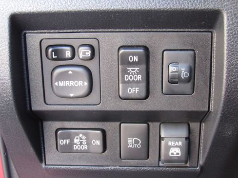 Certified 2021 Toyota Tundra Platinum AWD/4WD image 35