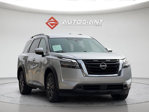 Used 2022 Nissan Pathfinder SV image 14