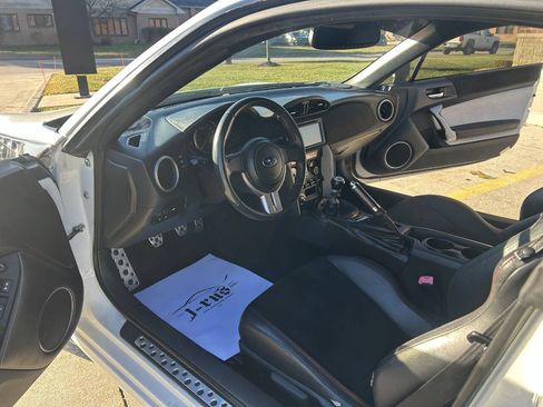 Used 2015 Subaru BRZ Limited w/ Popular Package #1B image 17