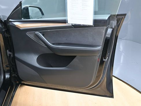 Used 2024 Tesla Model Y Performance AWD/4WD image 38