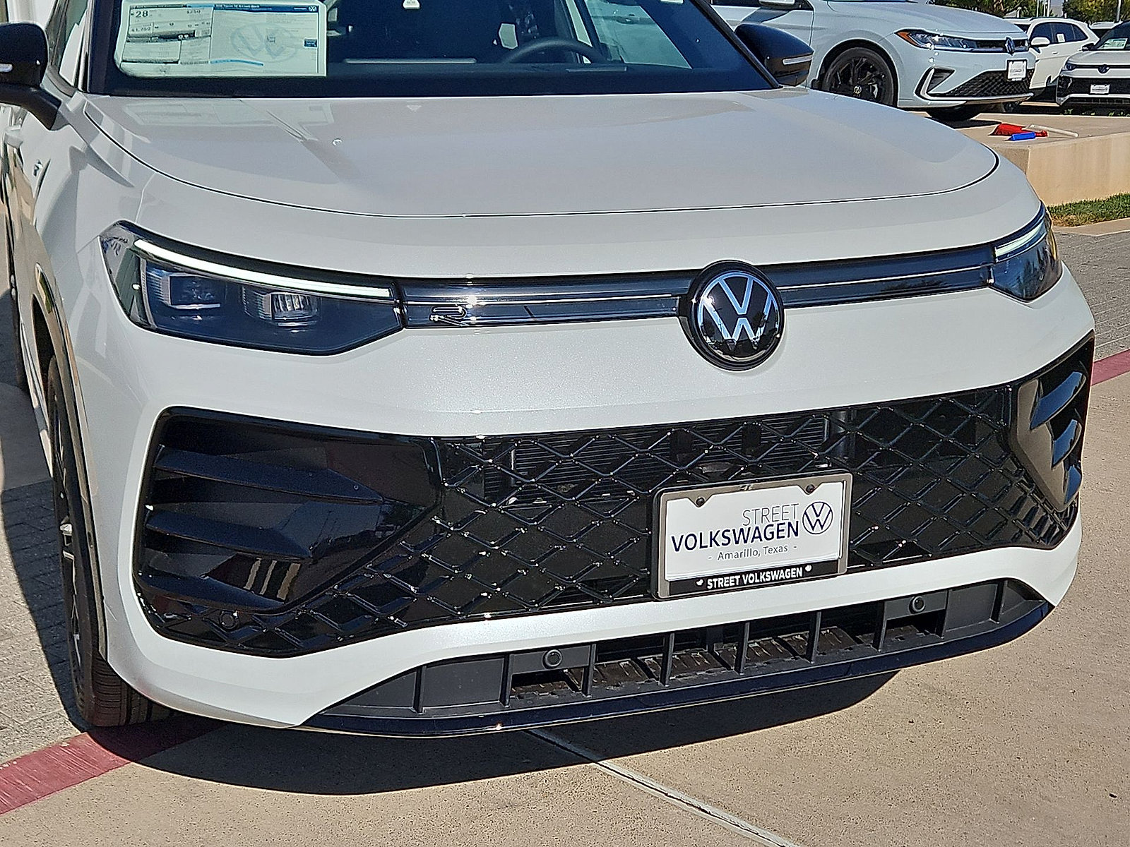 New 2026 Volkswagen Tiguan SE R-Line FWD image 11