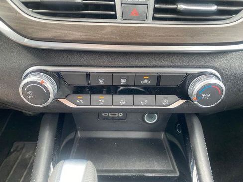 Used 2023 Nissan Altima 2.5 SV FWD image 22