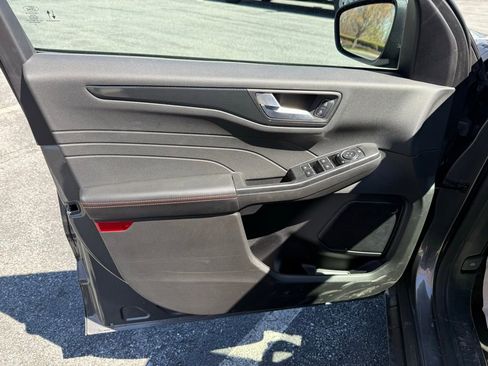 Certified 2023 Ford Escape ST-Line w/ Tech Pack #1 AWD/4WD image 13