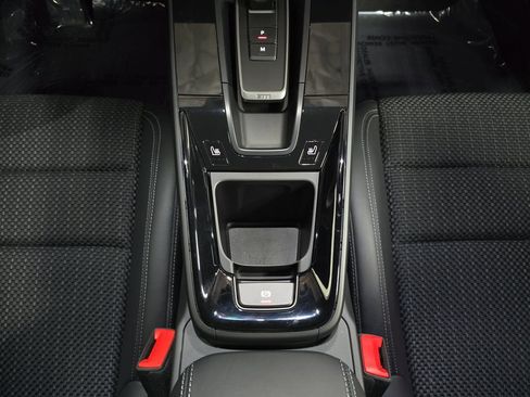 Certified 2024 Porsche 911 Carrera T RWD image 22