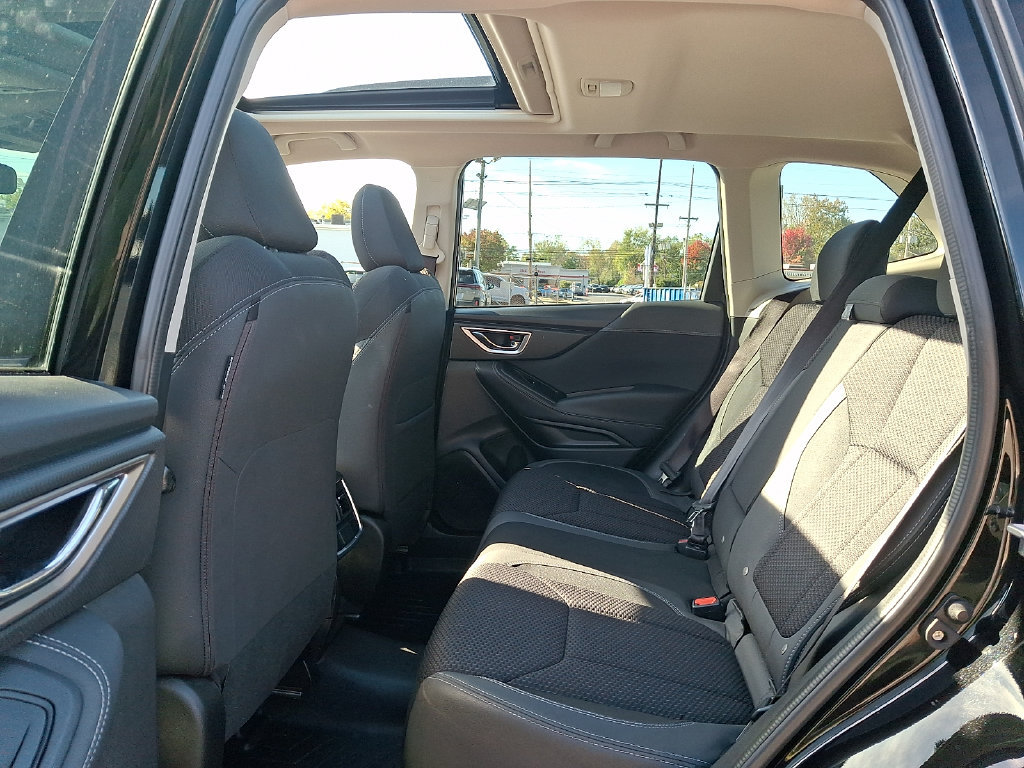 Used 2022 Subaru Forester Premium AWD/4WD image 15