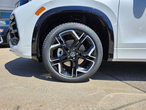 New 2026 Volkswagen Tiguan SEL R-Line AWD/4WD image 14