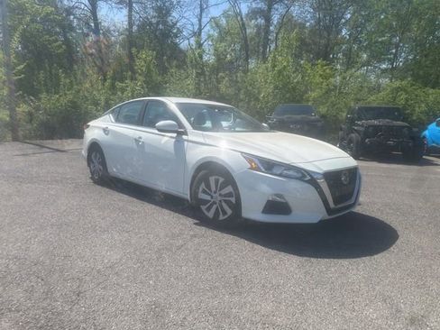 Used 2021 Nissan Altima 2.5 S w/ Driver Assist Package FWD image 3