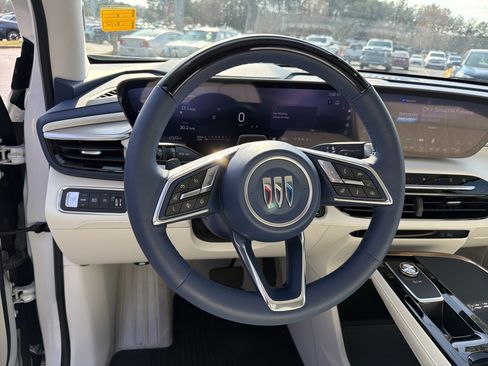 Used 2025 Buick Enclave Avenir w/ Super Cruise Package image 25