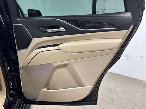 Used 2023 Cadillac Escalade Premium Luxury image 44