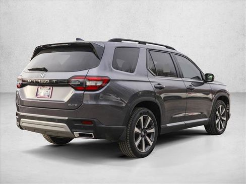 Used 2023 Honda Pilot Elite image 5