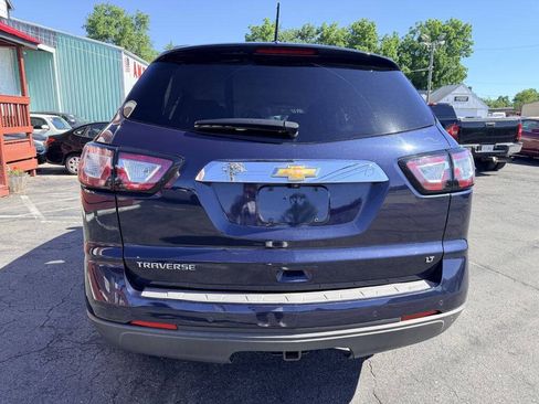 Used 2017 Chevrolet Traverse LT FWD image 4