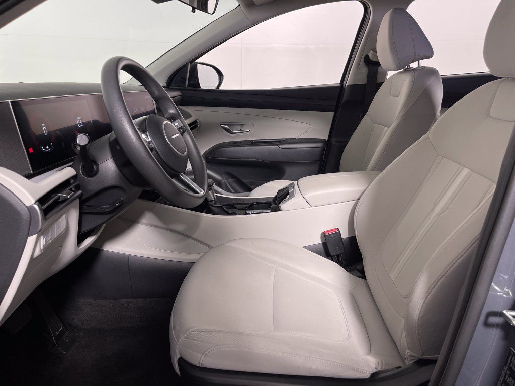 Certified 2025 Hyundai Tucson SEL FWD image 13