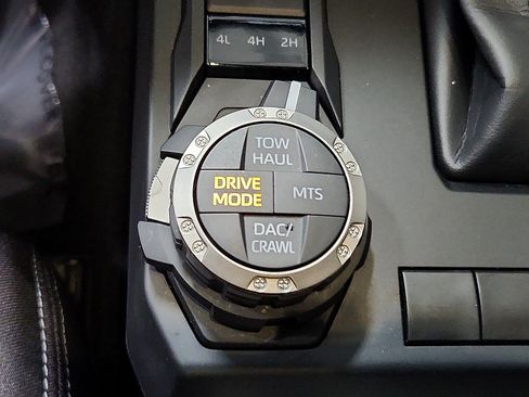 Certified 2025 Toyota Tacoma TRD Off-Road image 9