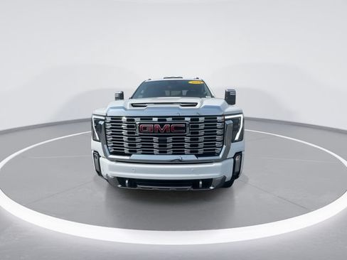 Used 2024 GMC Sierra 2500 Denali w/ Denali Reserve Package AWD/4WD image 3
