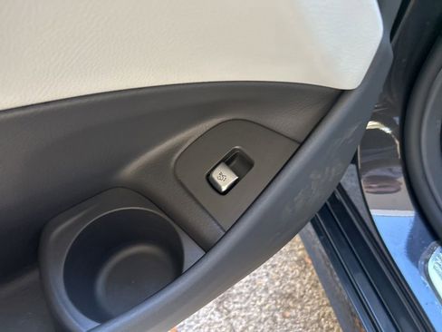 Used 2023 Mercedes-Benz E 350 Sedan w/ Premium Package image 40