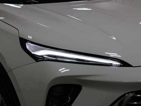 Used 2024 Buick Envision Preferred image 12