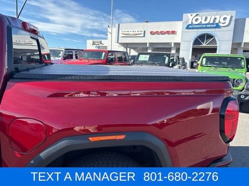 Used 2025 GMC Canyon Denali AWD/4WD image 9