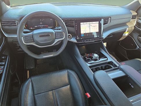 Used 2025 Jeep Wagoneer 4WD image 11