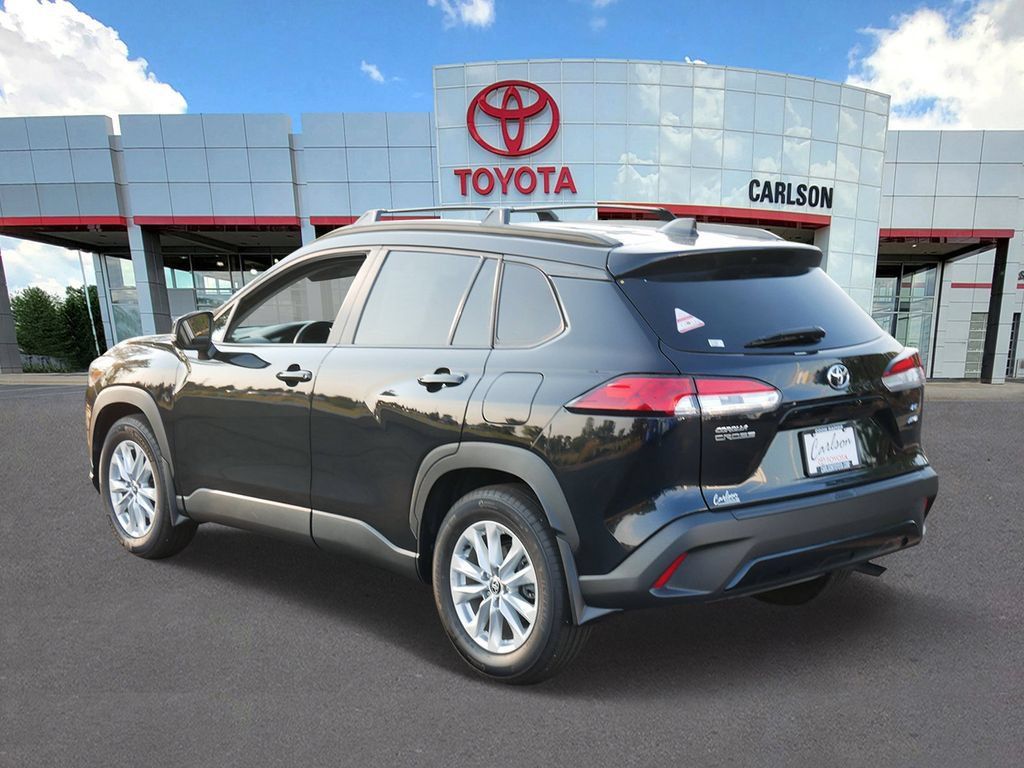 Certified 2024 Toyota Corolla Cross LE AWD/4WD image 6