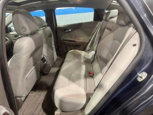 Used 2018 Chevrolet Malibu Premier w/ Premier Sun and Wheel Package FWD image 19