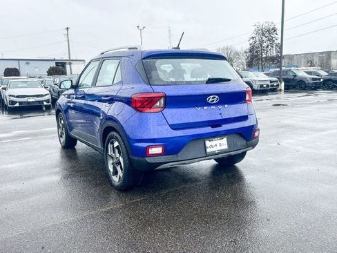 Used 2023 Hyundai Venue SEL image 10