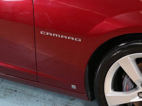 Used 2010 Chevrolet Camaro SS RWD image 11