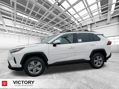 Used 2025 Toyota RAV4 XLE image 6