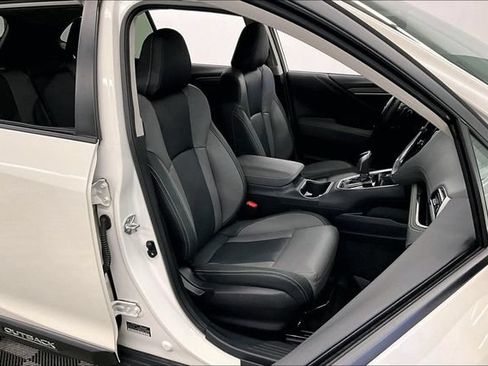 Used 2025 Subaru Outback Onyx Edition AWD/4WD image 8