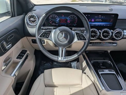 Used 2025 Mercedes-Benz GLB 250 4MATIC w/ Winter Package image 14