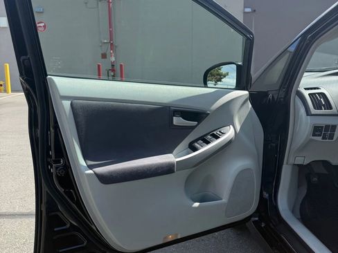 Used 2010 Toyota Prius Two image 9