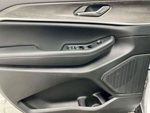 New 2026 Jeep Grand Cherokee Altitude image 21