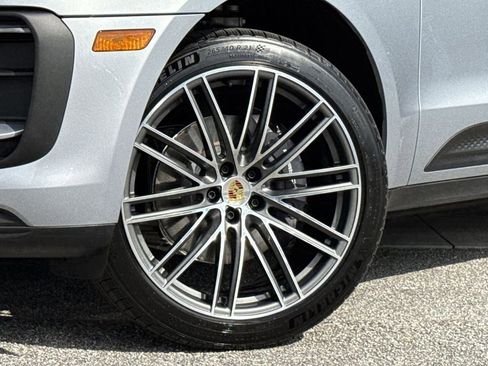 Certified 2026 Porsche Macan image 6