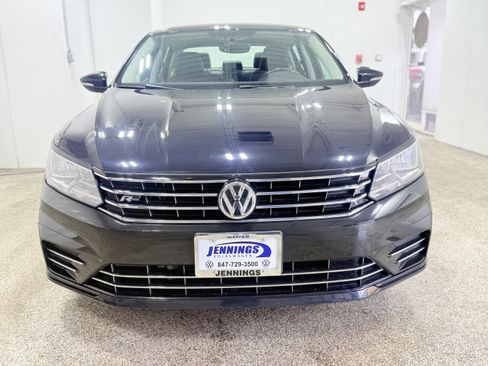 Used 2018 Volkswagen Passat 2.0T R-Line image 2