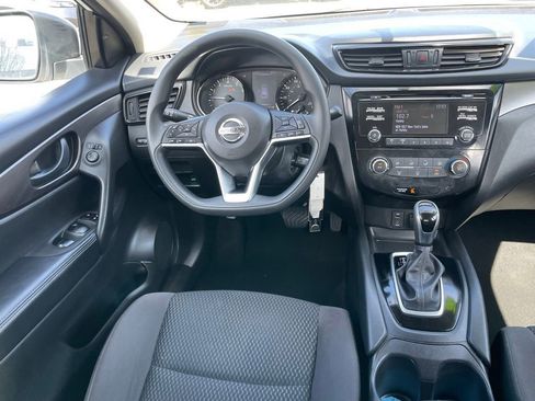 Used 2018 Nissan Rogue Sport S w/ S Appearance Package AWD/4WD image 9