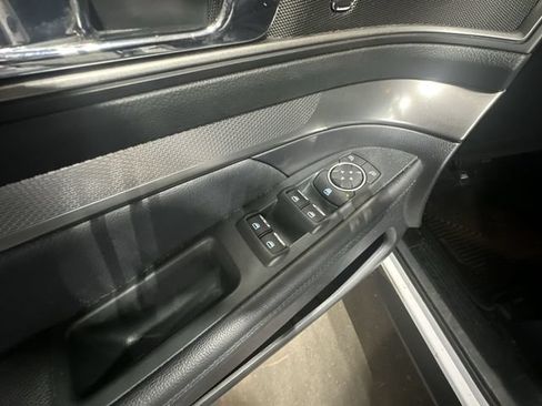 Used 2019 Ford Explorer XLT w/ Equipment Group 202A FWD image 19