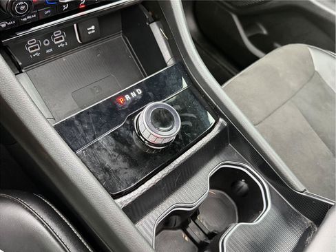 Used 2024 Jeep Grand Cherokee Altitude AWD/4WD image 17