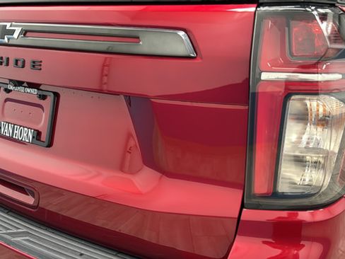 Used 2022 Chevrolet Tahoe Z71 w/ Luxury Package AWD/4WD image 41