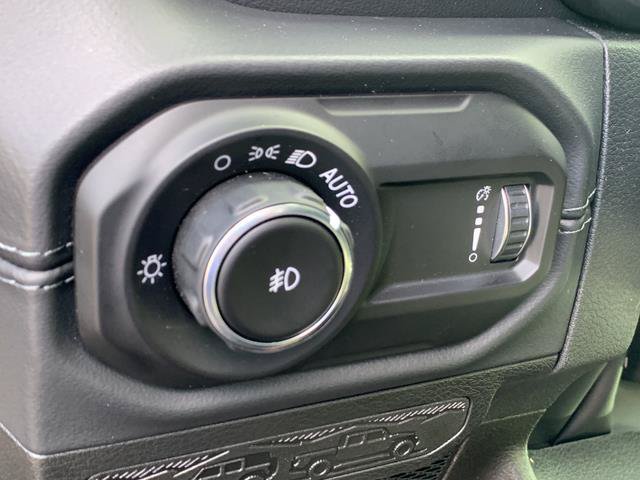New 2026 Jeep Wrangler Unlimited Sahara AWD/4WD image 36
