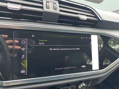 New 2025 Audi Q3 2.0T Premium image 42