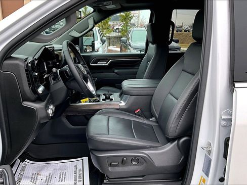 Used 2025 GMC Sierra 3500 SLT w/ SLT Premium Package image 21