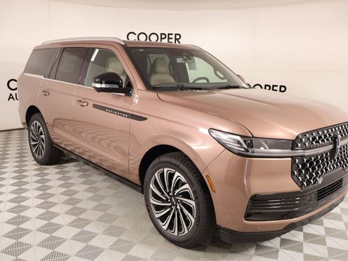New 2026 Lincoln Navigator Black Label AWD/4WD image 1
