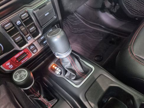 Used 2021 Jeep Gladiator Rubicon AWD/4WD image 24
