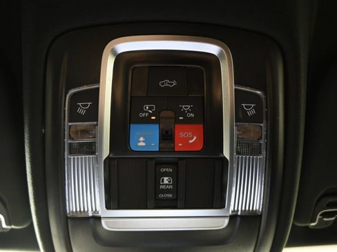 Used 2025 RAM 1500 Big Horn AWD/4WD image 33