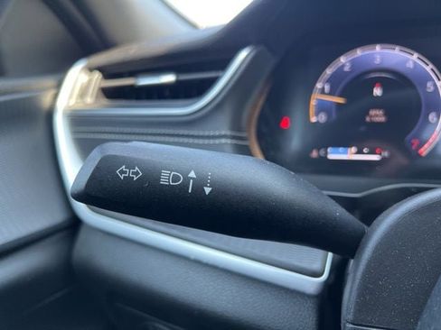 Certified 2025 Jeep Grand Cherokee Altitude AWD/4WD image 25