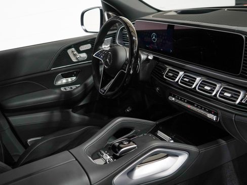 Used 2024 Mercedes-Benz Maybach GLS 600 4MATIC image 14