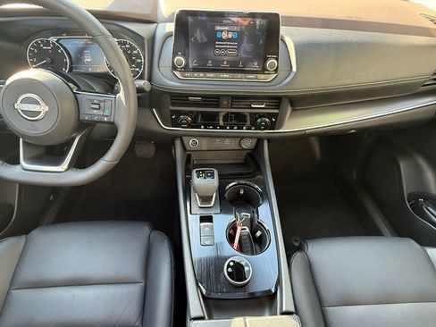 Used 2023 Nissan Rogue SV w/ SV Premium B Package AWD/4WD image 14