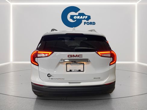 Used 2023 GMC Terrain SLE w/ Driver Convenience Package image 5